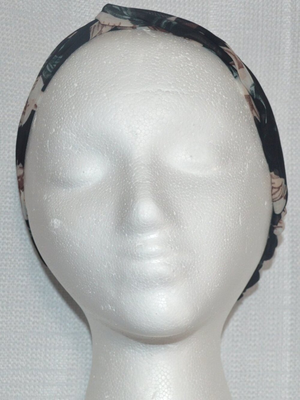 Turban-style headband with twist knot – Dark floral